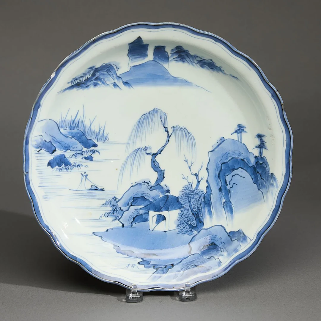 Japanese Edo Scalloped B&W Porcelain Plate
