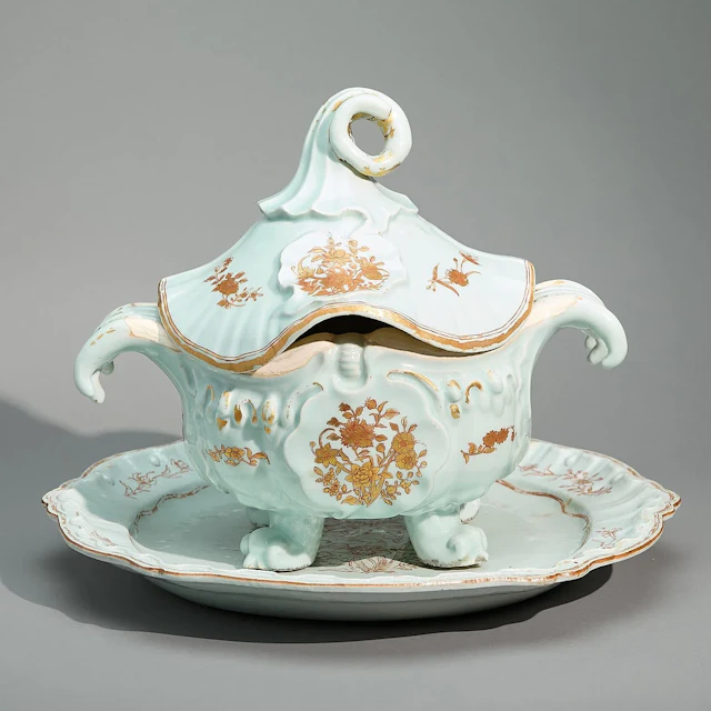 Lrg Chinese Export Rococo Tureen, Cover, & Stand