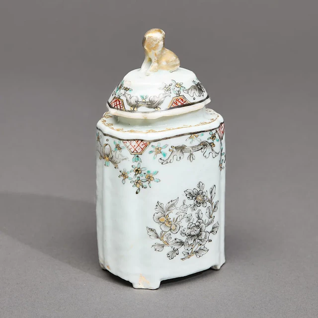 Chinese Export Grisaille & Gilt Tea Caddy