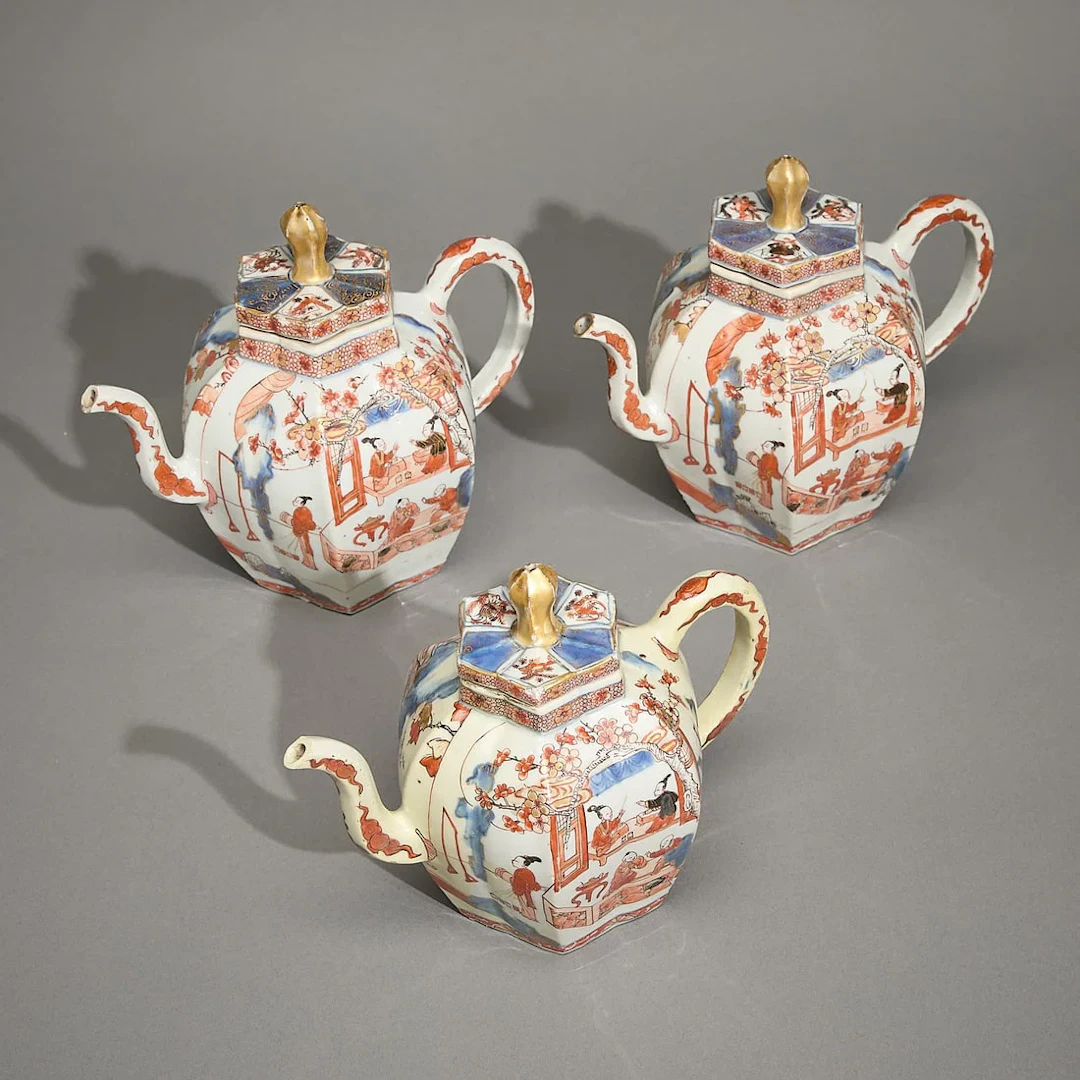 Set 3 Graduated Chinese Export Imari Teapots