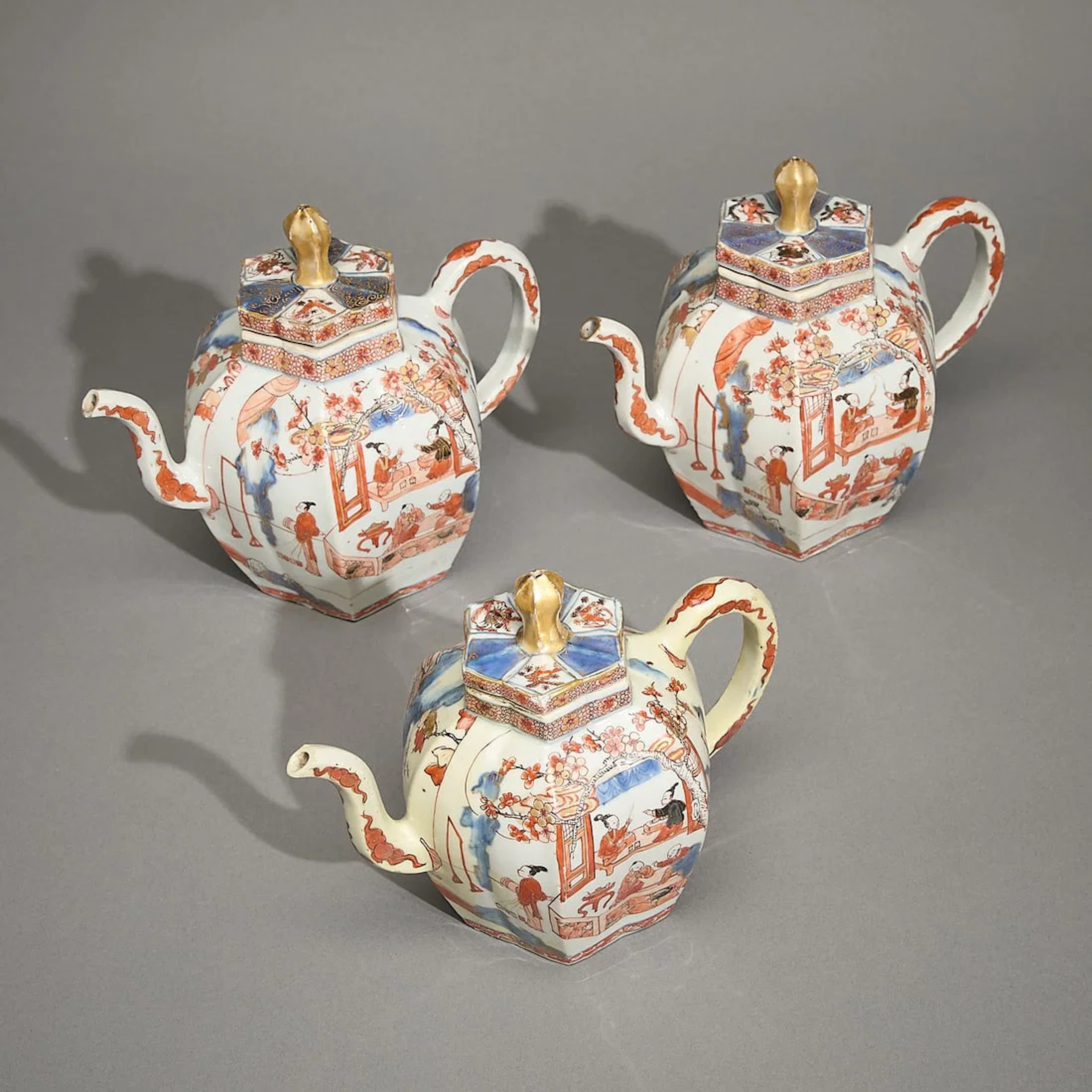Set 3 Graduated Chinese Export Imari Teapots