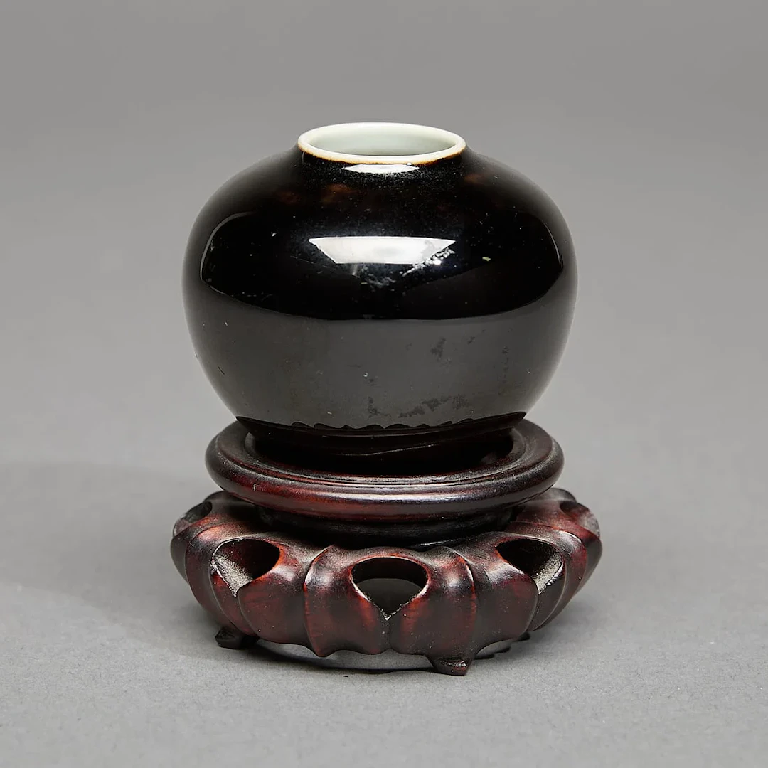 Chinese Qing Black Porcelain Water Pot Coupe
