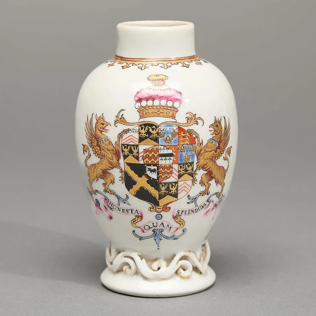 Chinese Export Armorial Tea Caddy - Barrington