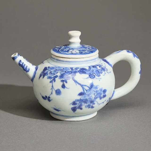 Chinese Hatcher Cargo Shipwreck Porcelain Teapot
