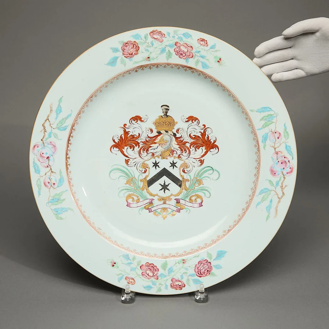 Famille Rose Armorial Charger - Mordaunt