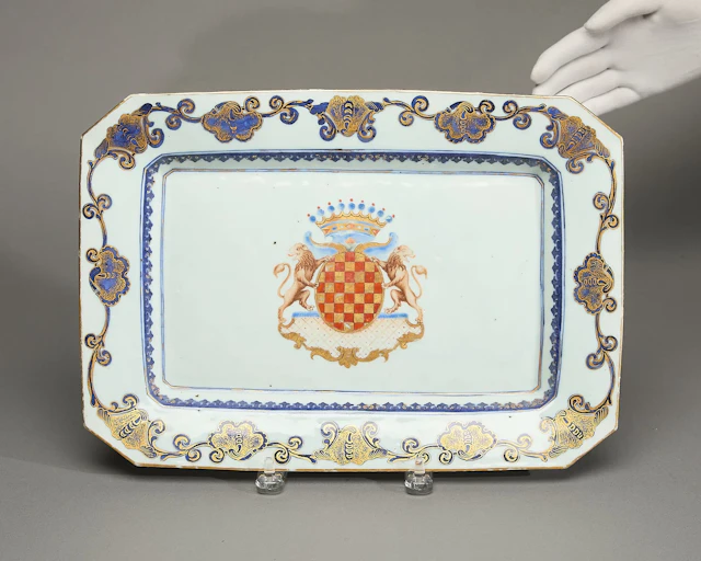 Unusual Chinese Export Armorial Octagonal Tray