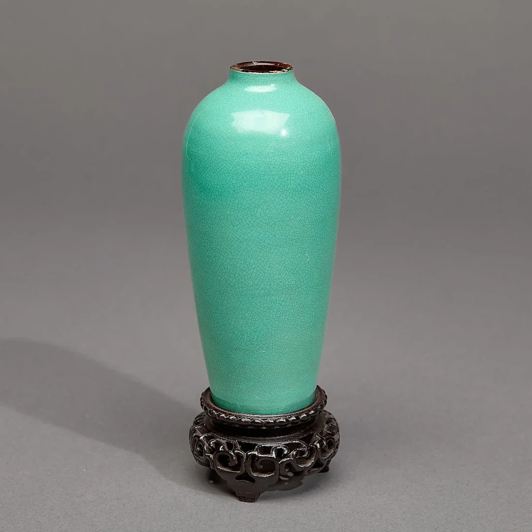 Chinese Qing Porcelain Meipin Emerald Green Vase