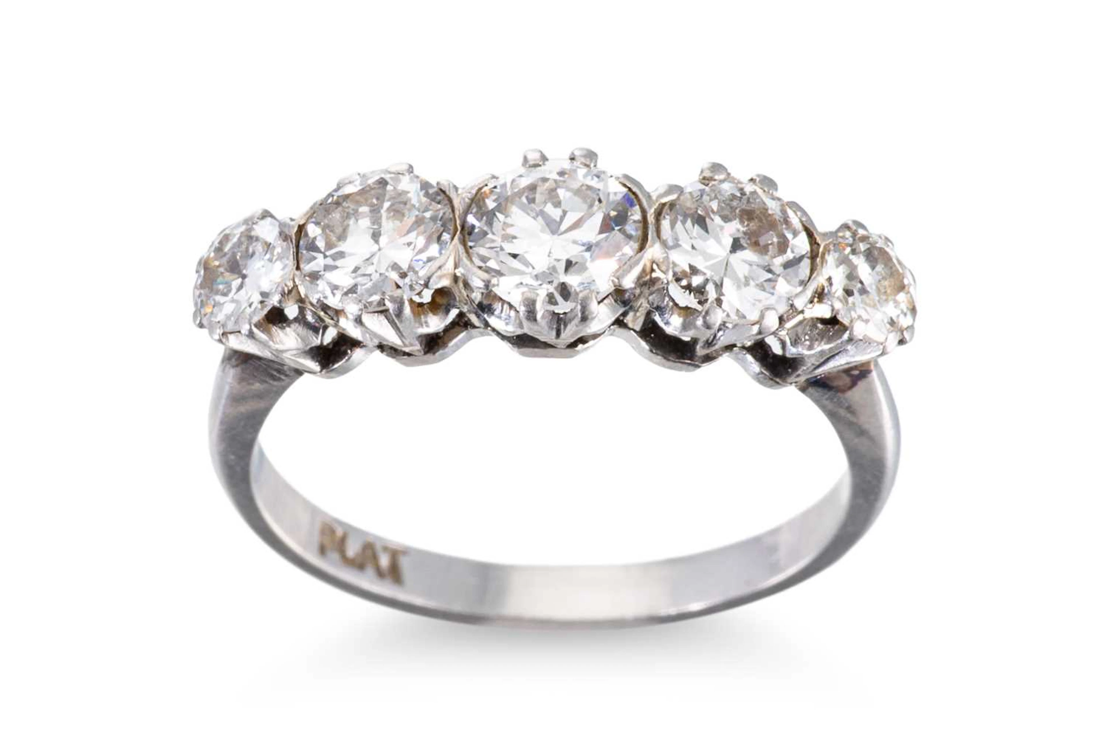 A VINTAGE FIVE STONE DIAMOND RING