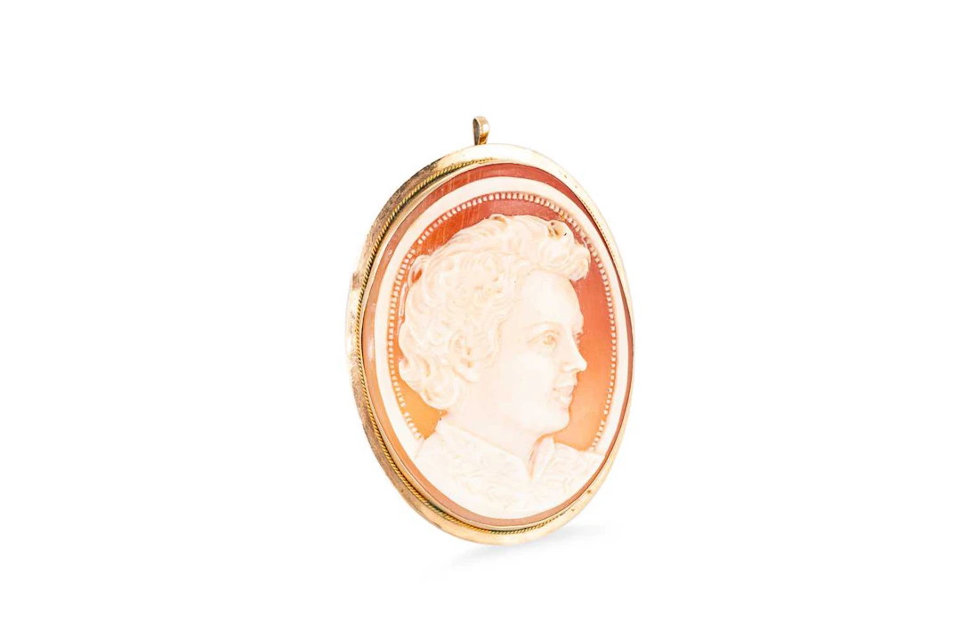 A CAMEO BROOCH/ PENDANT
