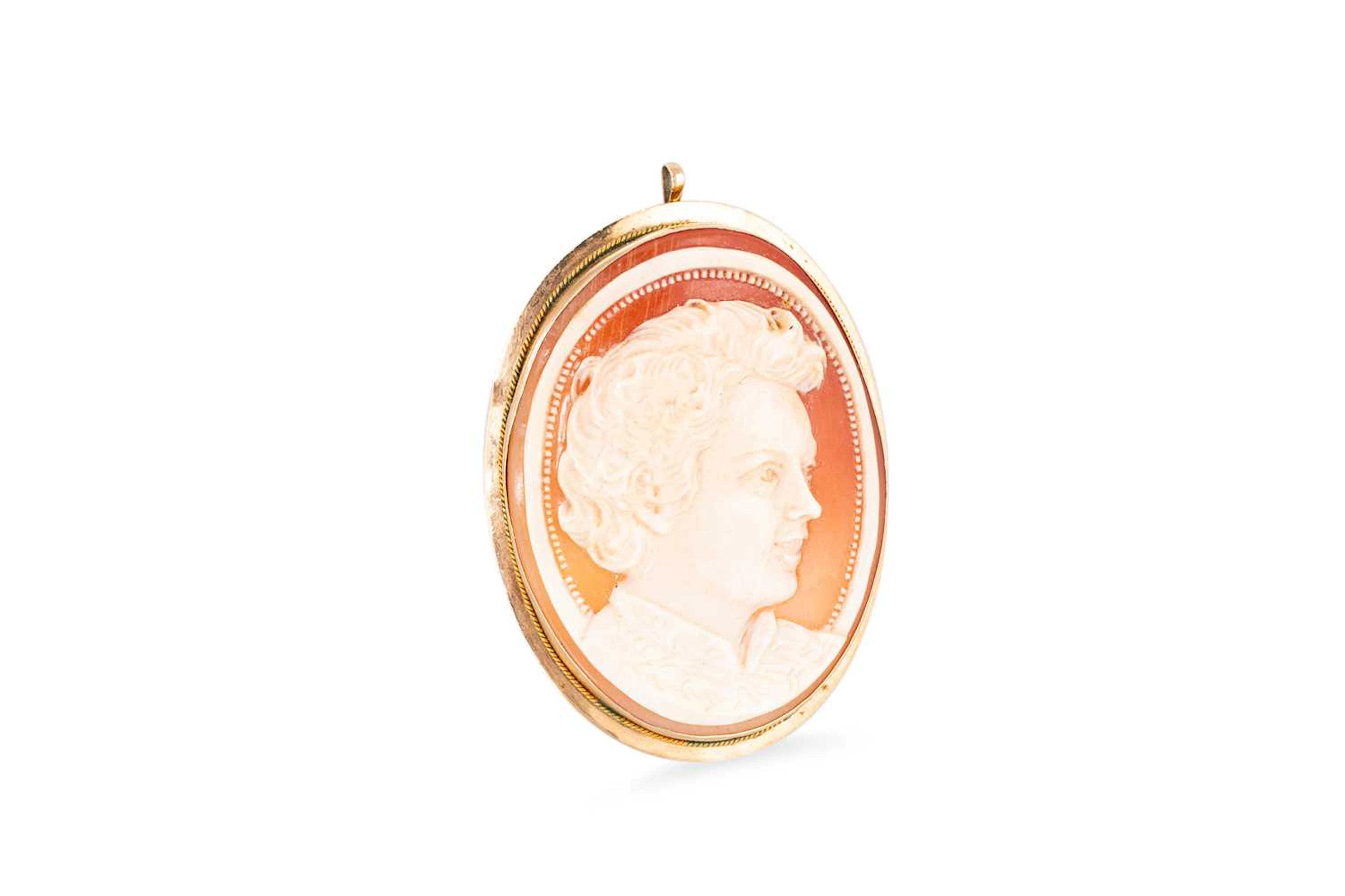 A CAMEO BROOCH/ PENDANT