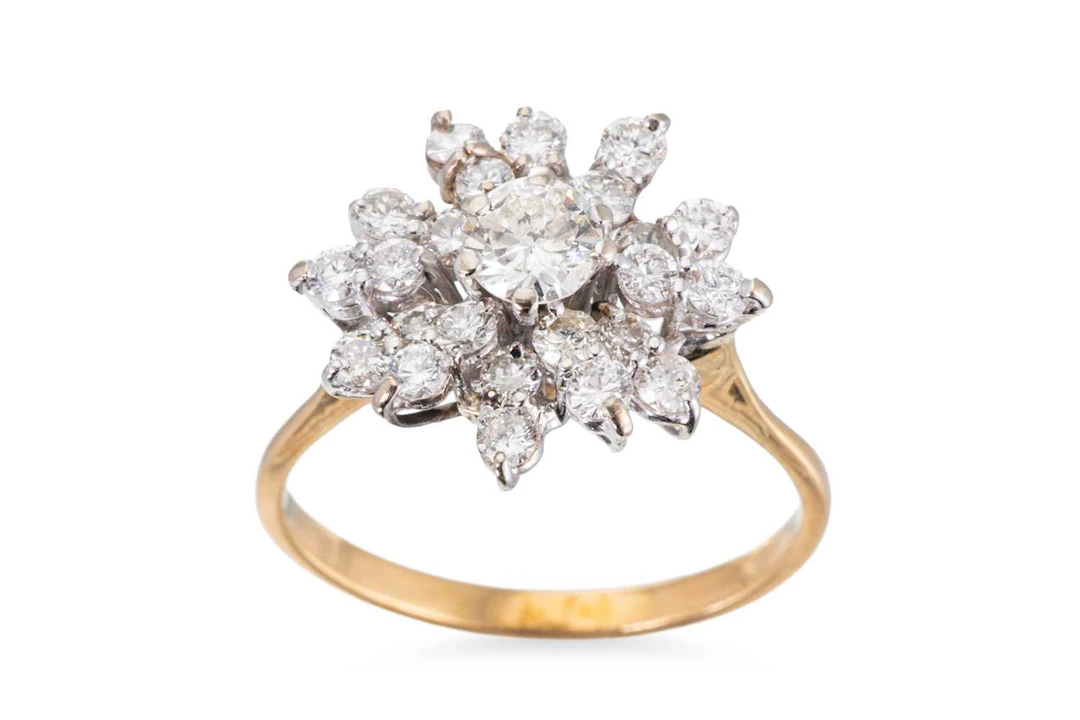 A DIAMOND CLUSTER RING