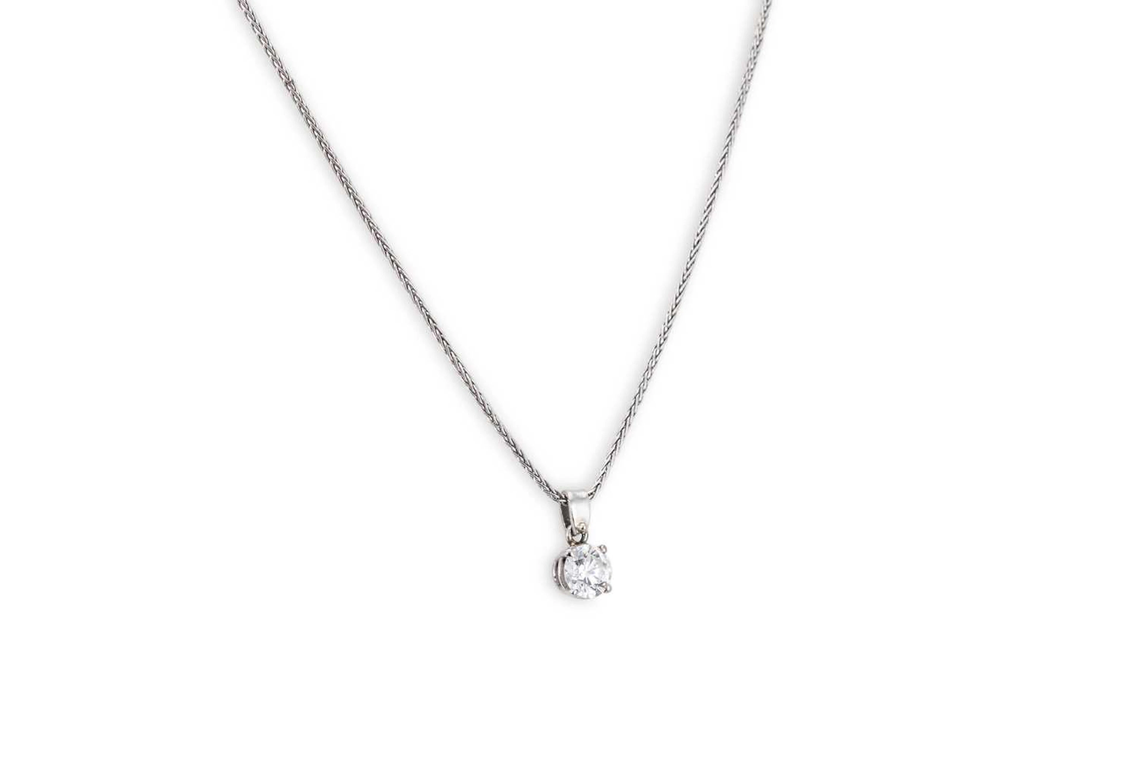 A DIAMOND SOLITAIRE PENDANT