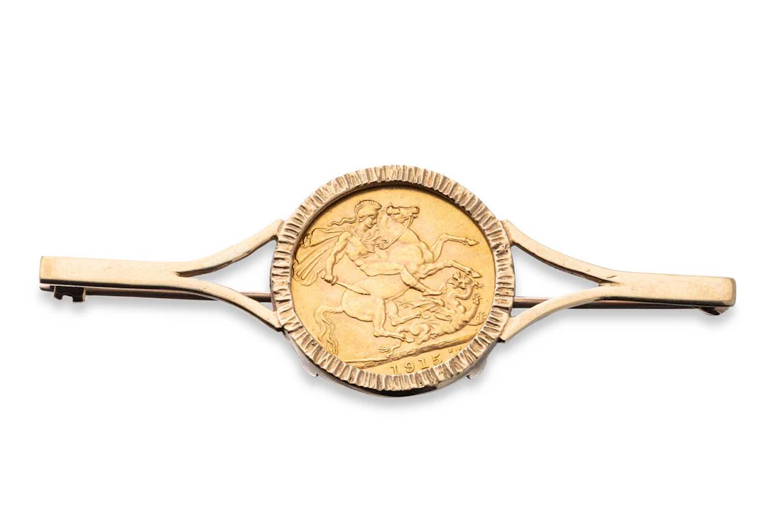 A 1915 FULL GOLD SOVEREIGN ENGLISH COIN