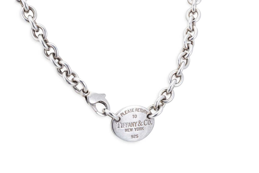 A SILVER TIFFANY NECKLACE with return to Tiffany tag