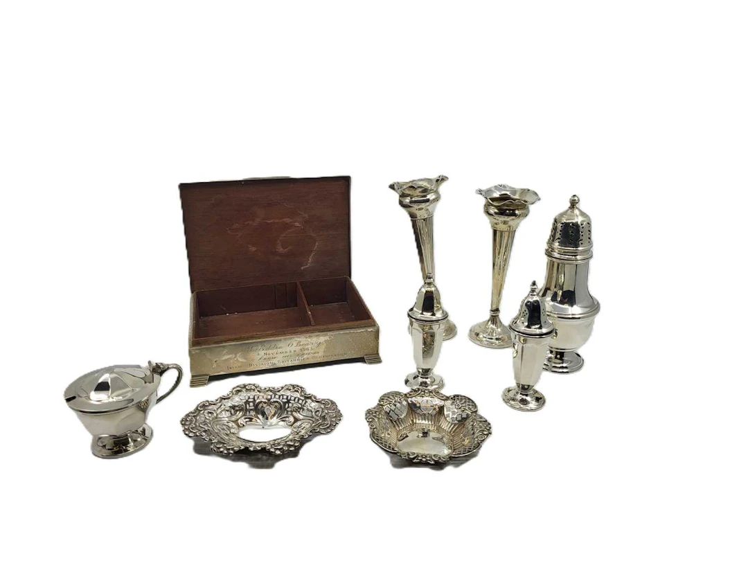 A SILVER CIGAR BOX