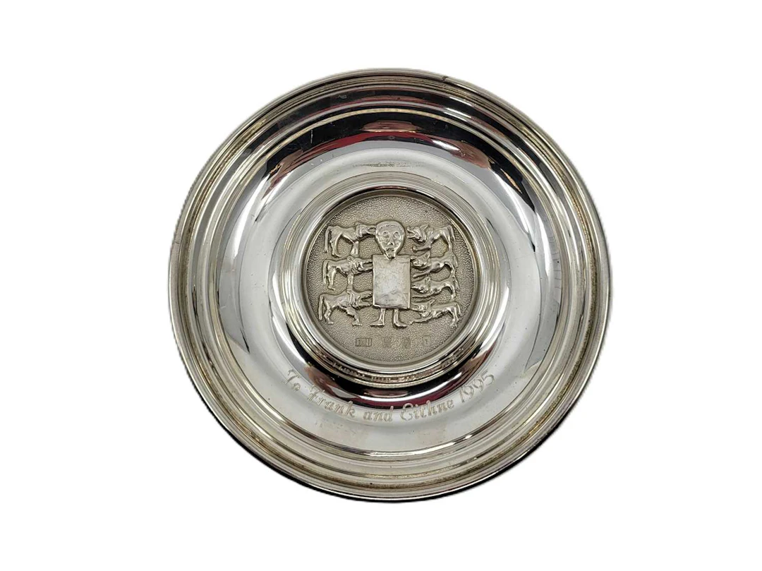A MODERN IRISH STERLING SILVER DISH
