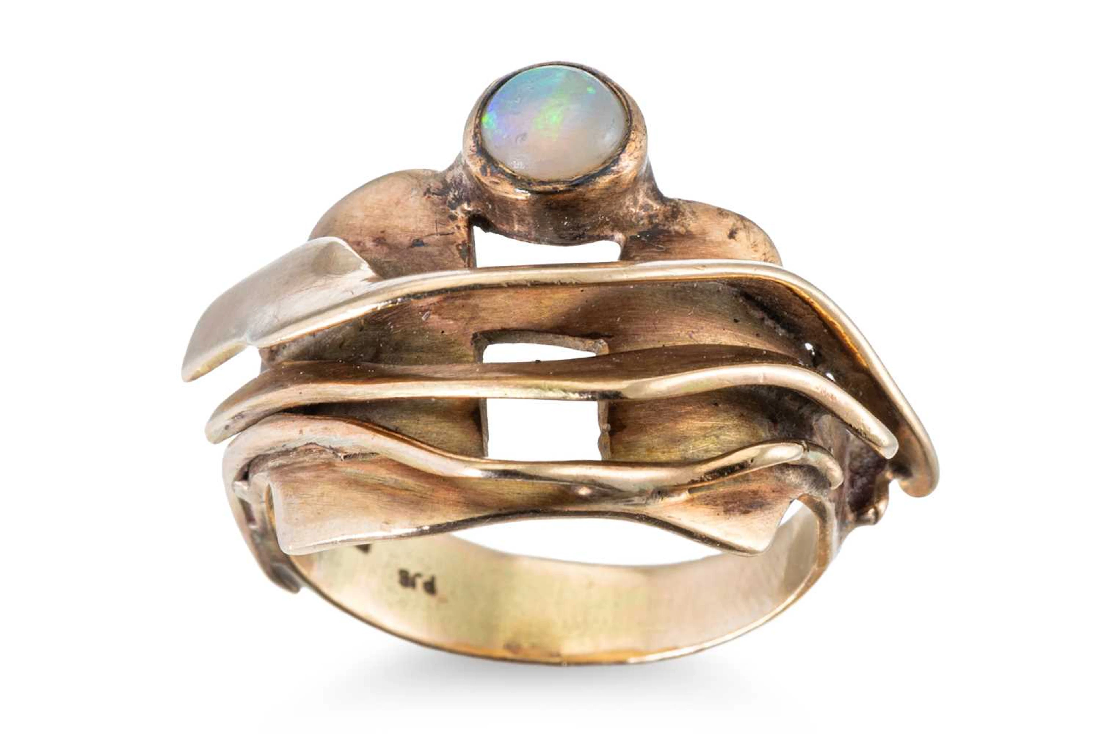 AN ABSTRACT OPAL RING