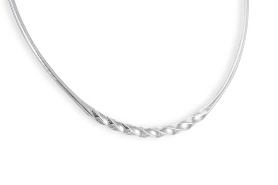 A TORQ NECKLACE BY BRIAN CLARKE