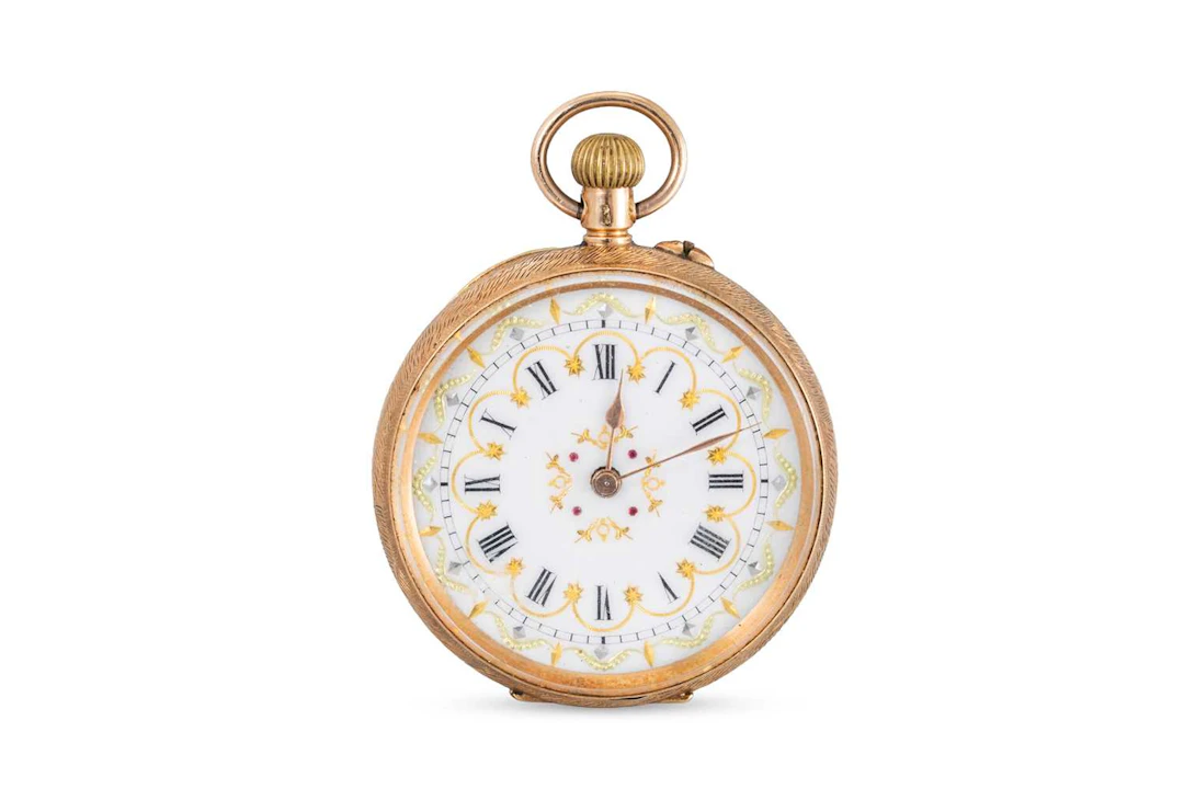 A 14CT YELLOW GOLD ENGRAVED OPEN FACED POCKET WATCH