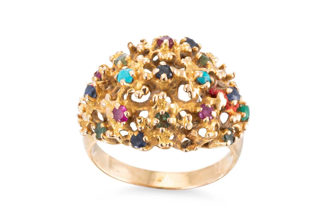 A VINTAGE MULTI STONE RING