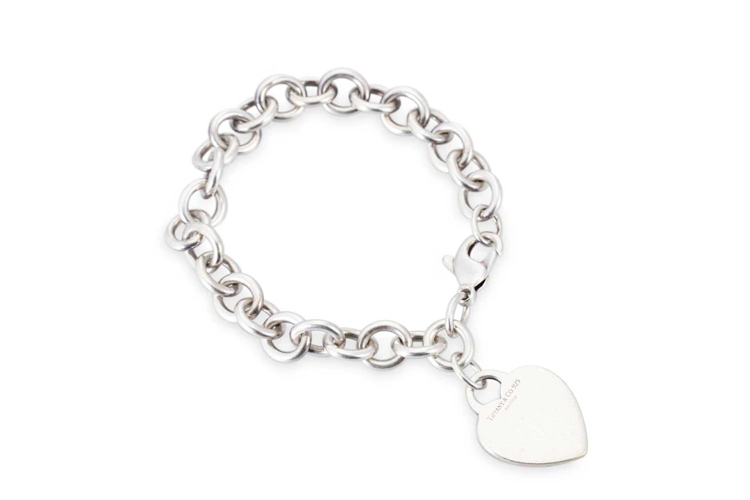 A SILVER TIFFANY BRACELET