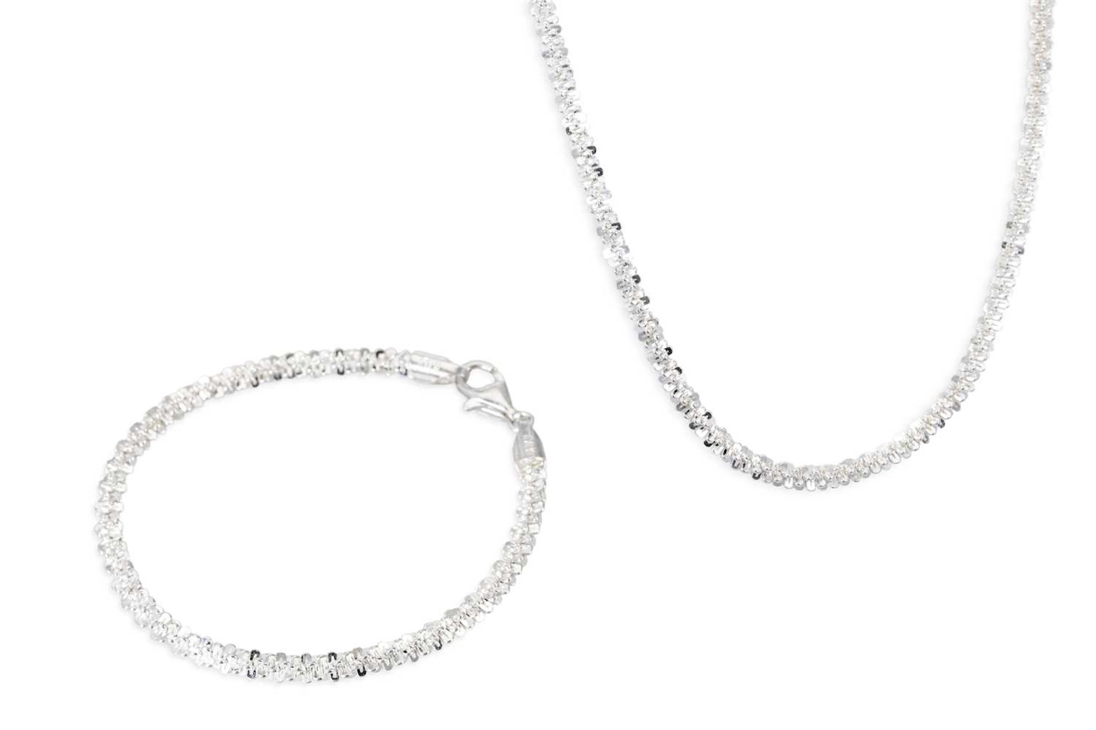 A SILVER NECKLACE