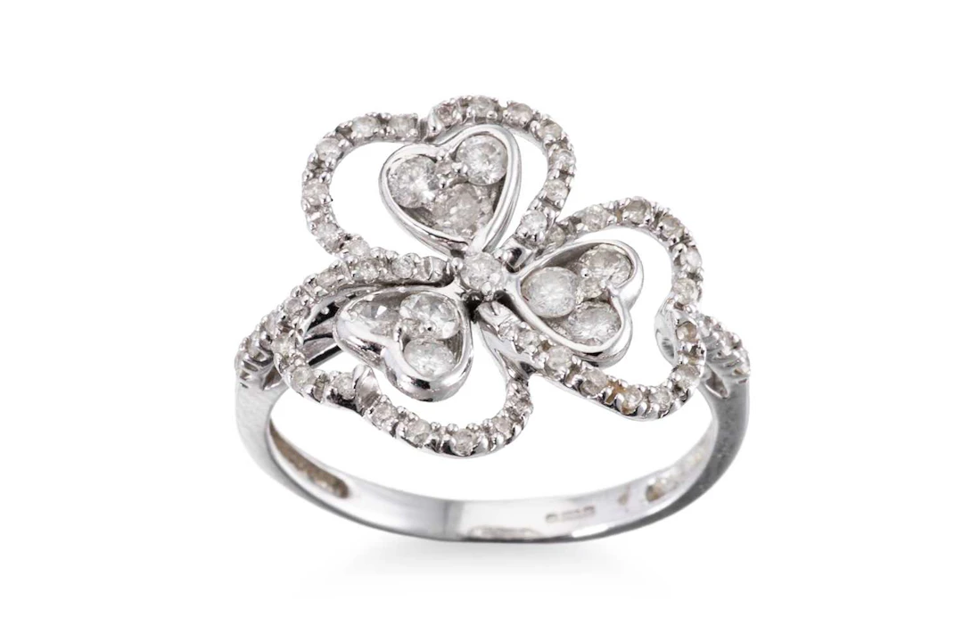 A DIAMOND CLUSTER CLOVER RING