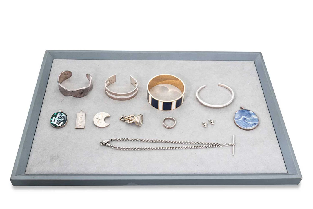 A COLLECTION OF STERLING SILVER JEWELLERY (.925) hallmark
