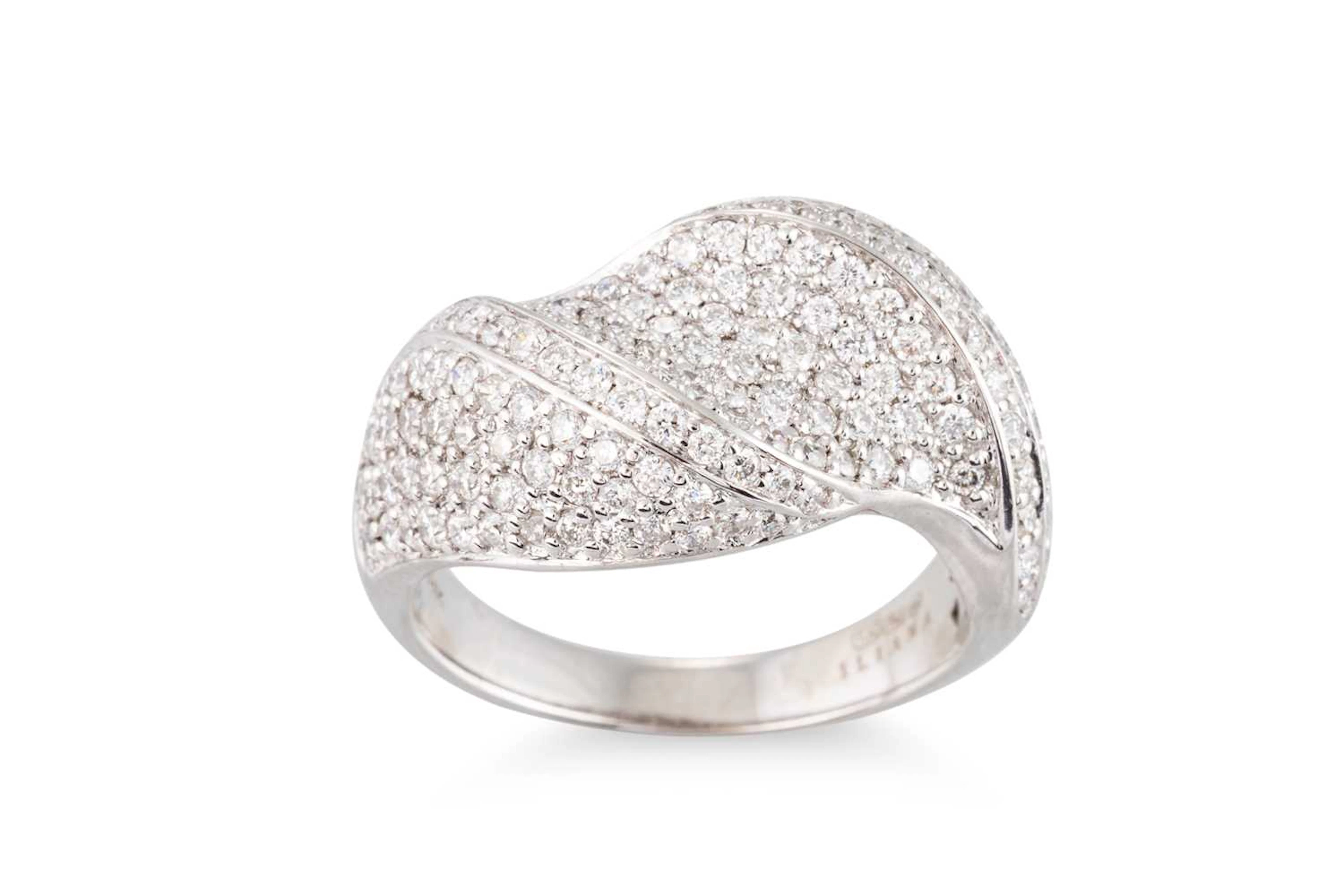A DIAMOND PAVÉ SET RING
