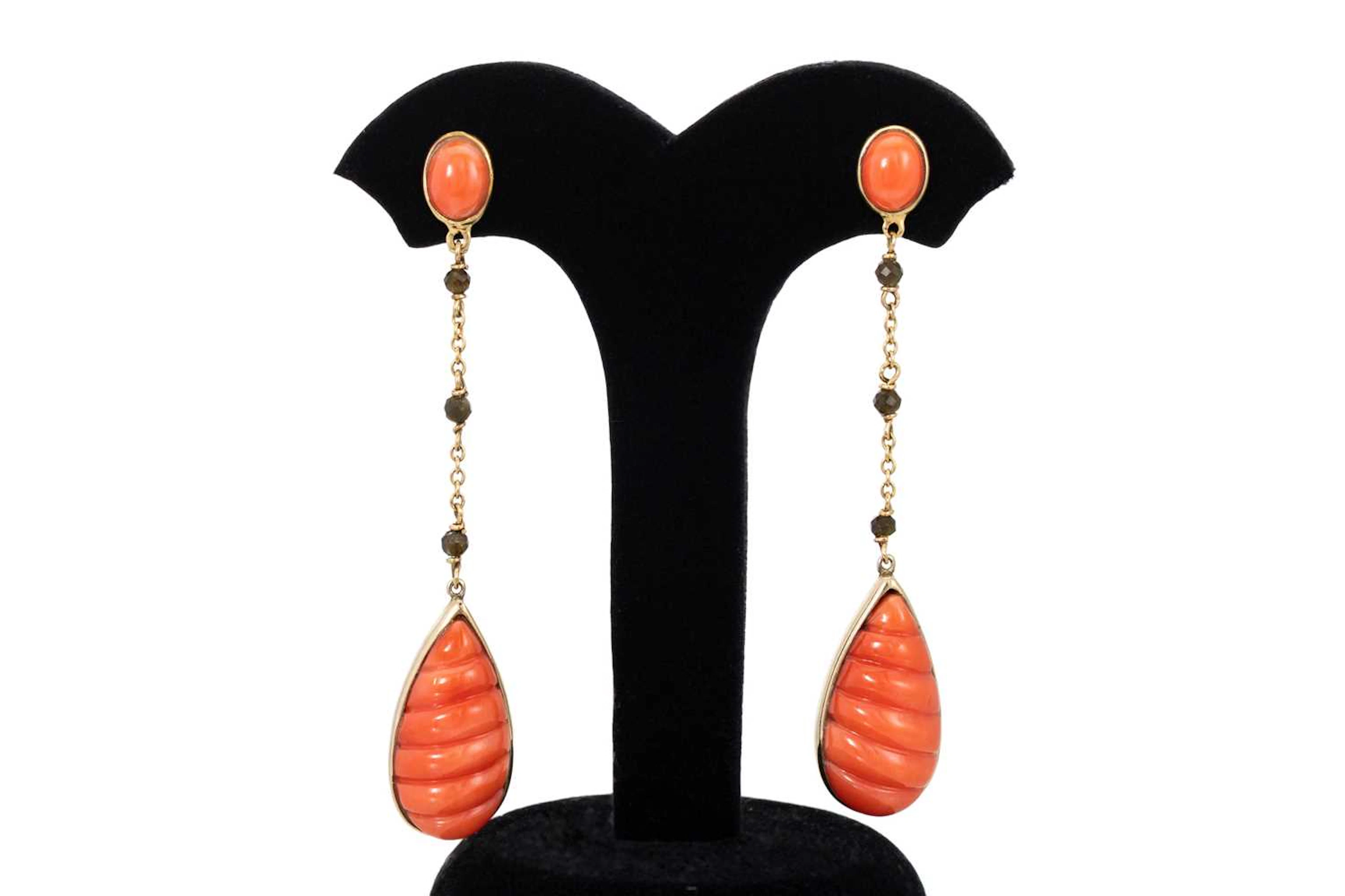 A PAIR OF CORAL DROP EARRINGS