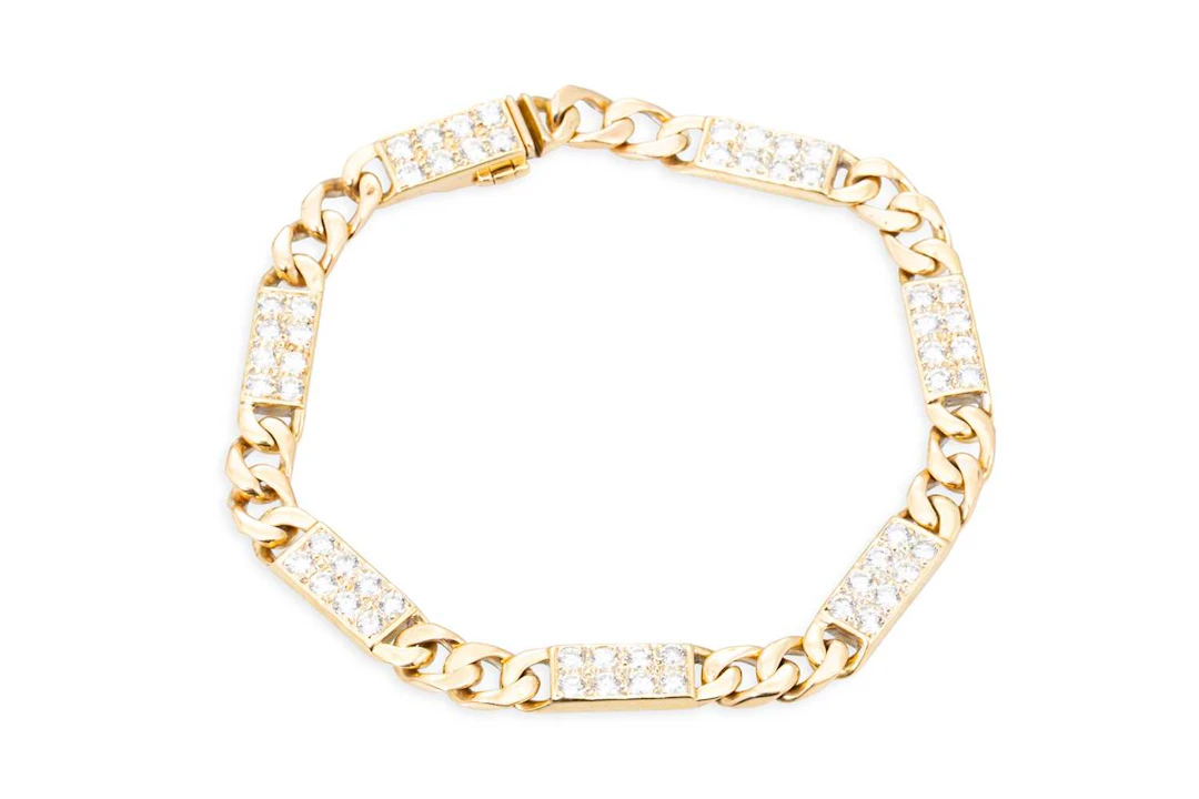 A DIAMOND SET CURB LINK BRACELET
