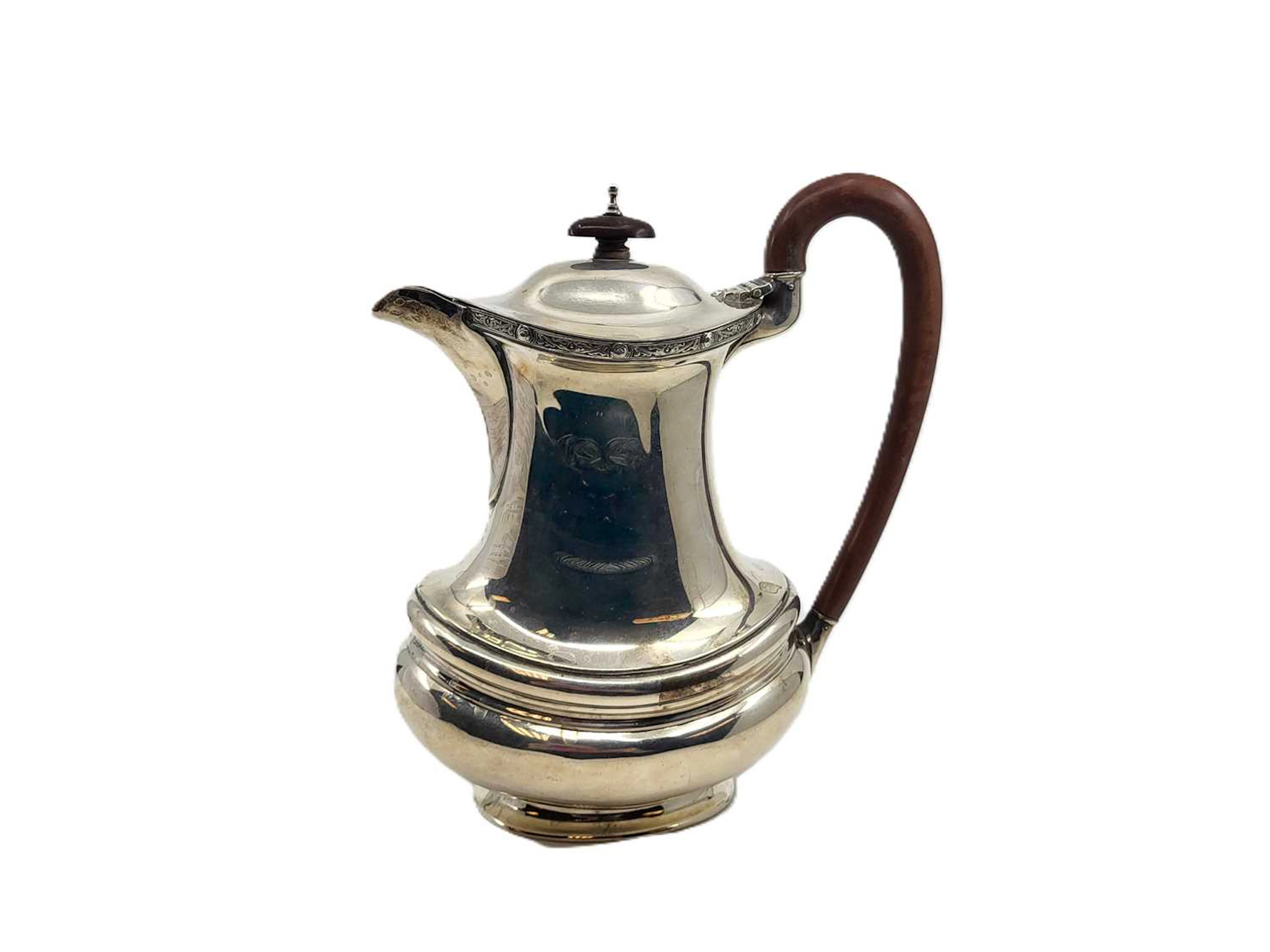 A MID 20TH CENTURY SILVER (.925) COFFEE POT