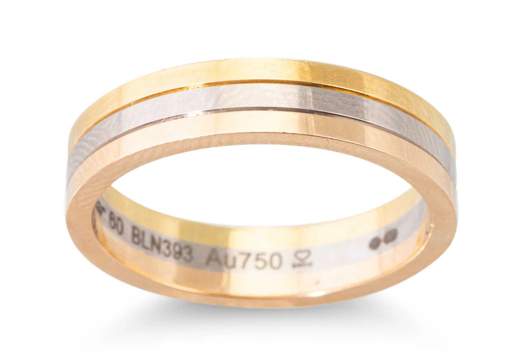 A CARTIER TRINITY VENDOME RING
