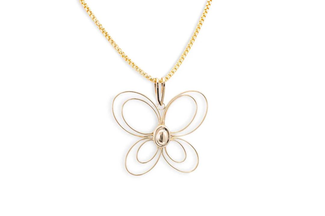A 14CT GOLD PENDANT