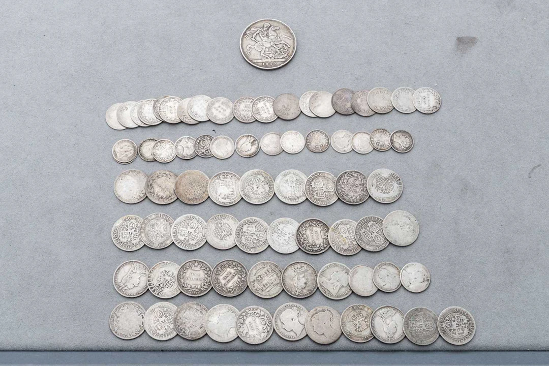 A COLLECTION OF 70/80 X 1860-1900 VICTORIA 92.5% SILVER ENGLISH COINS