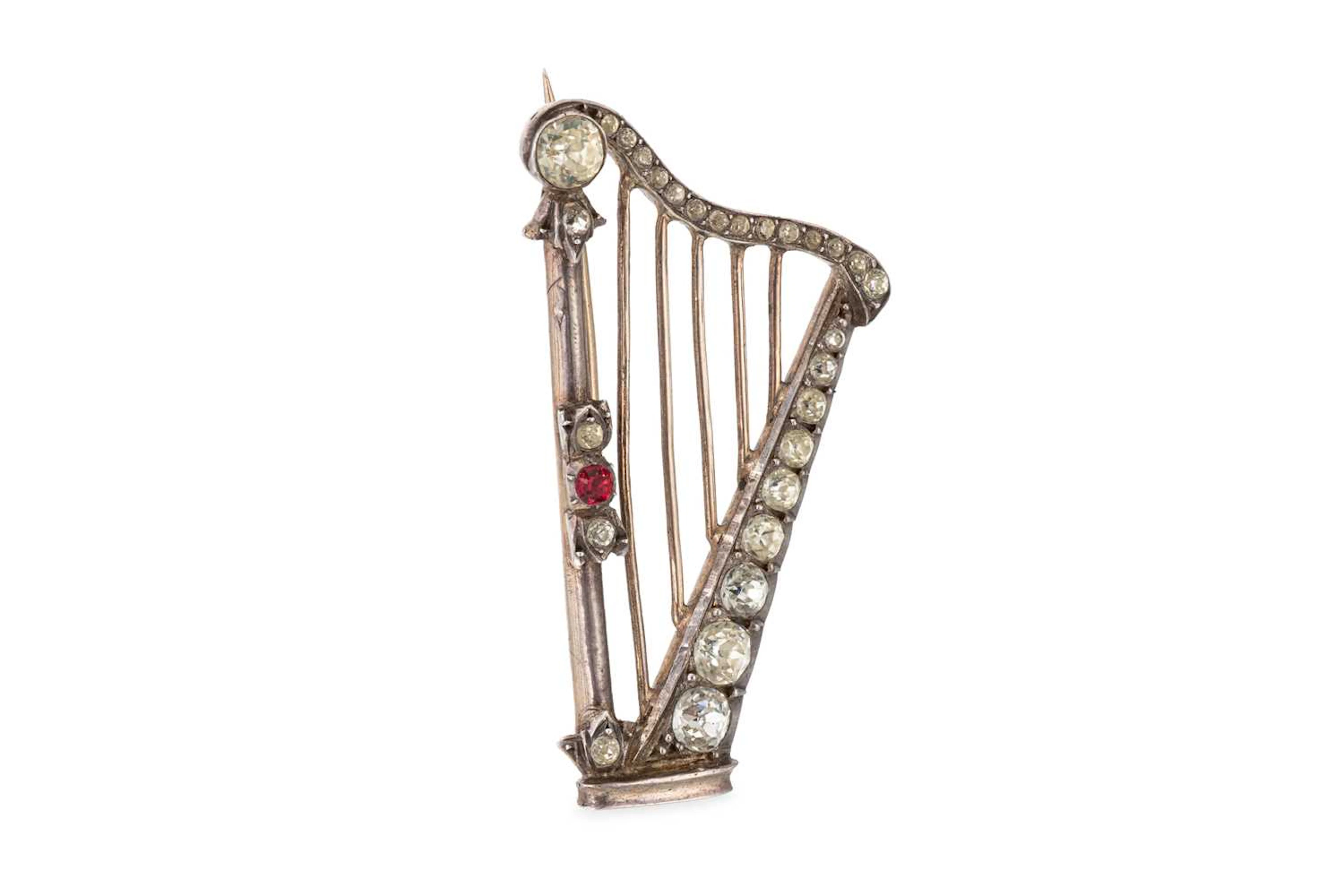 A LATE 19TH-EARLY 20TH CENTURY FRENCH SILVER HARP/LYRE BROOCH
