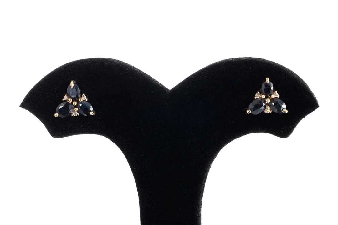 A PAIR OF TRIPLE SAPPHIRE EARRINGS