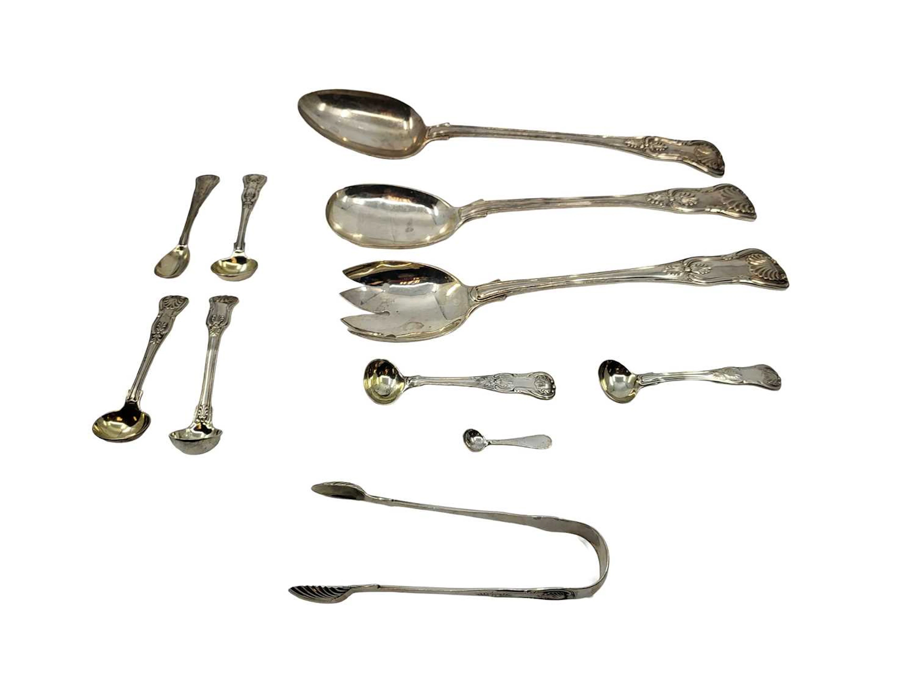 AN UNCASED CANTEEN OF STERLING SILVER (.925) KING'S PATTERN CUTLERY