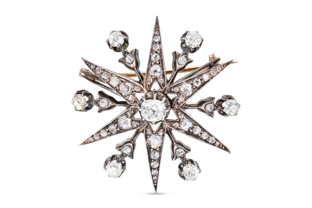 A VICTORIAN DIAMOND STAR BURST BROOCH