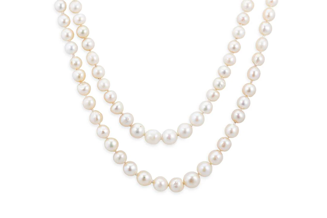 A TWO ROWED STRING OF CULTURED PEARLS