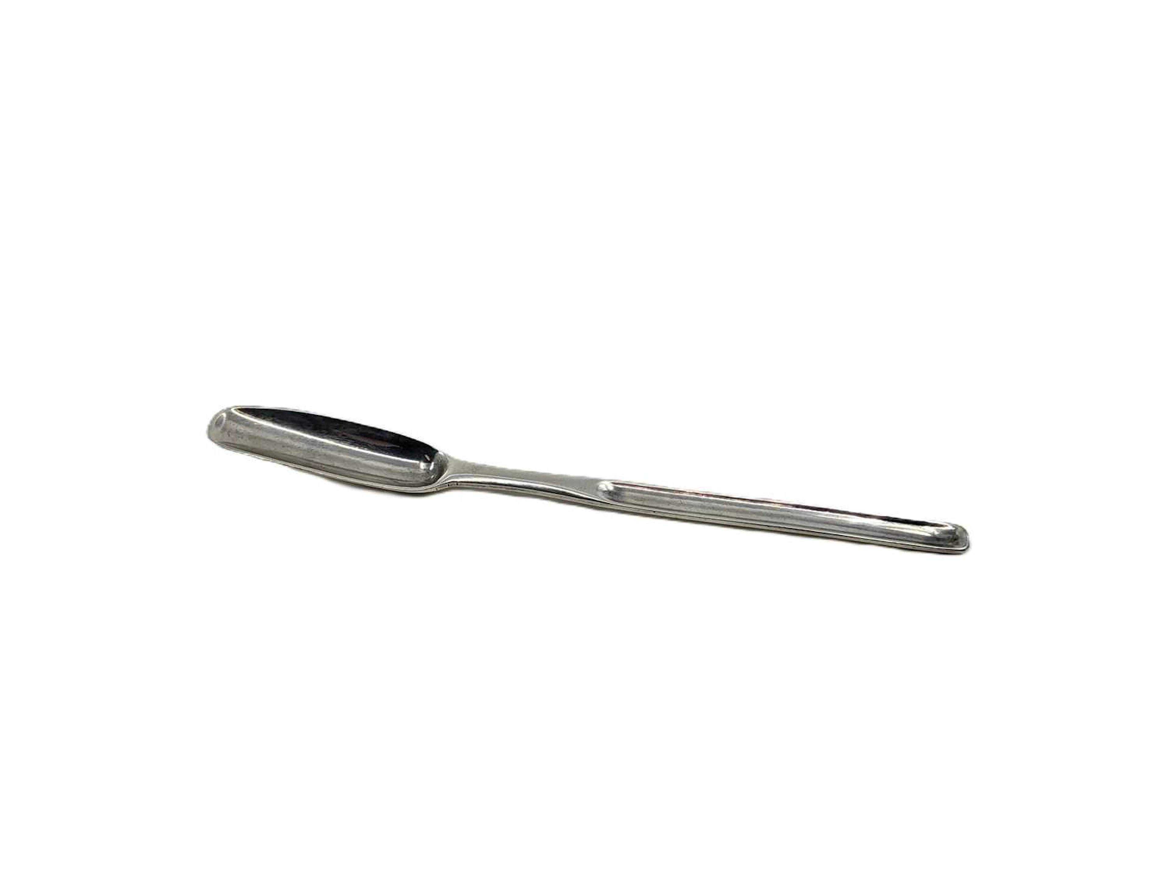 A GEORGE III IRISH SILVER MARROW SCOOP