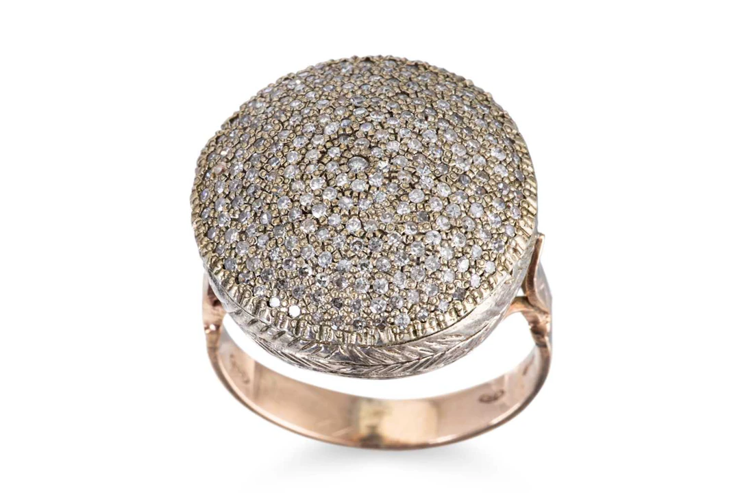A DIAMOND CLUSTER RING