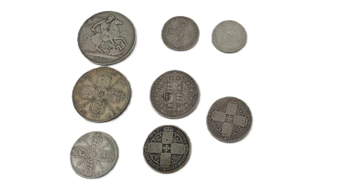 A COLLECTION OF 8 X 92.5% ENGLISH SILVER COINS