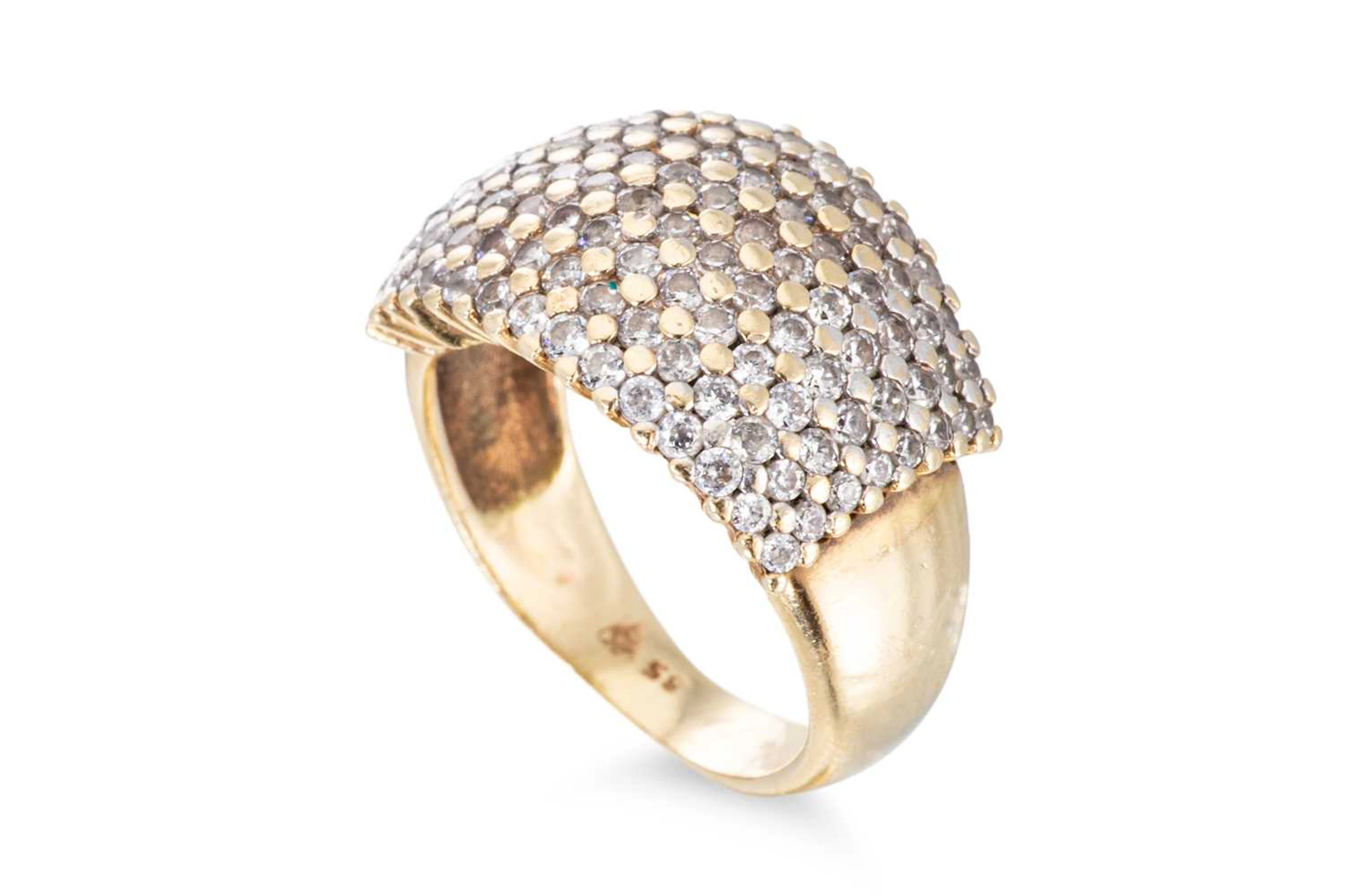 A 14CT YELLOW GOLD DRESS RING