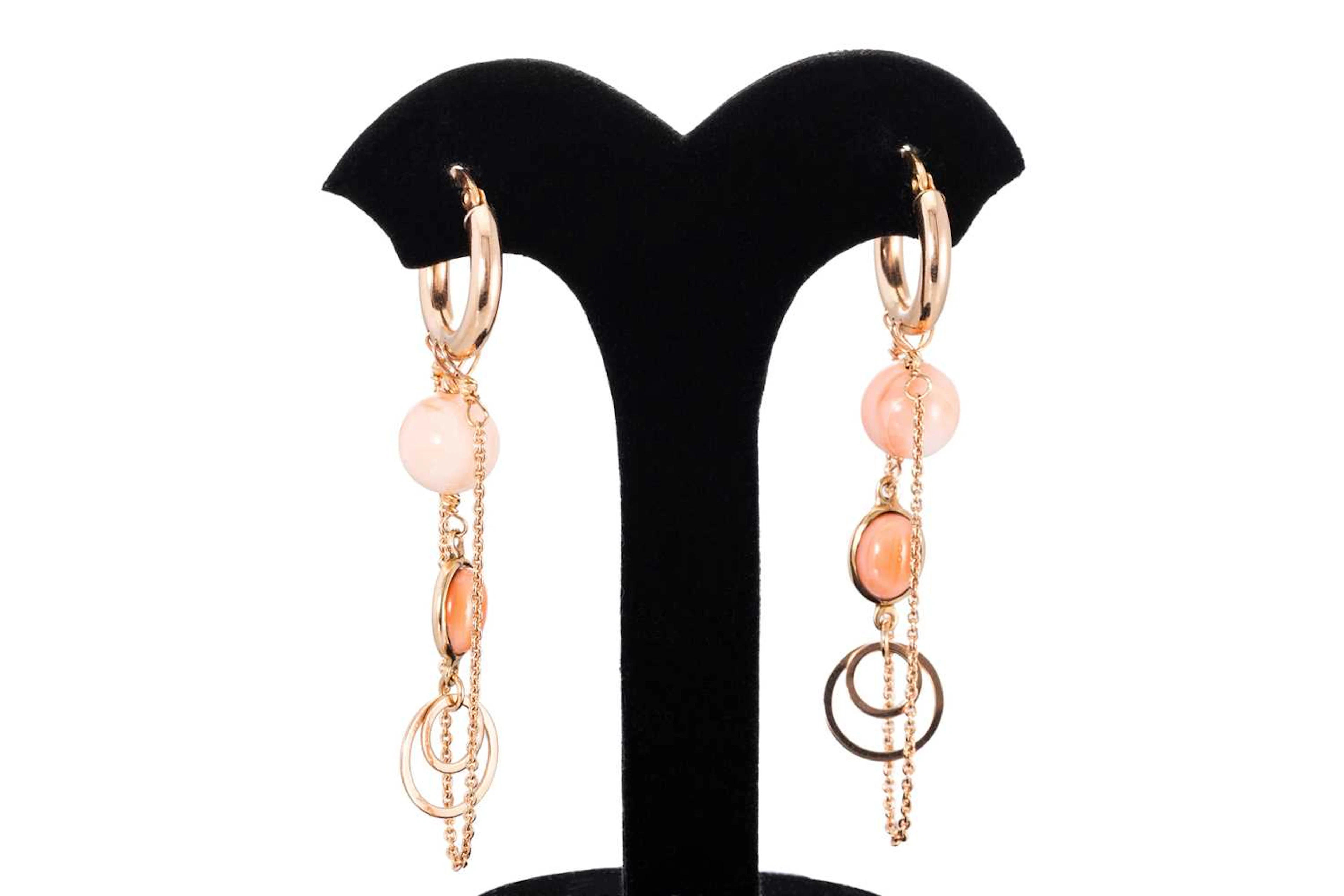 A PAIR OF CORAL DROP EARRINGS
