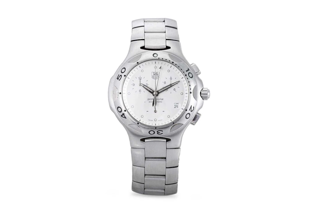 A TAG HEUER WRIST WATCH