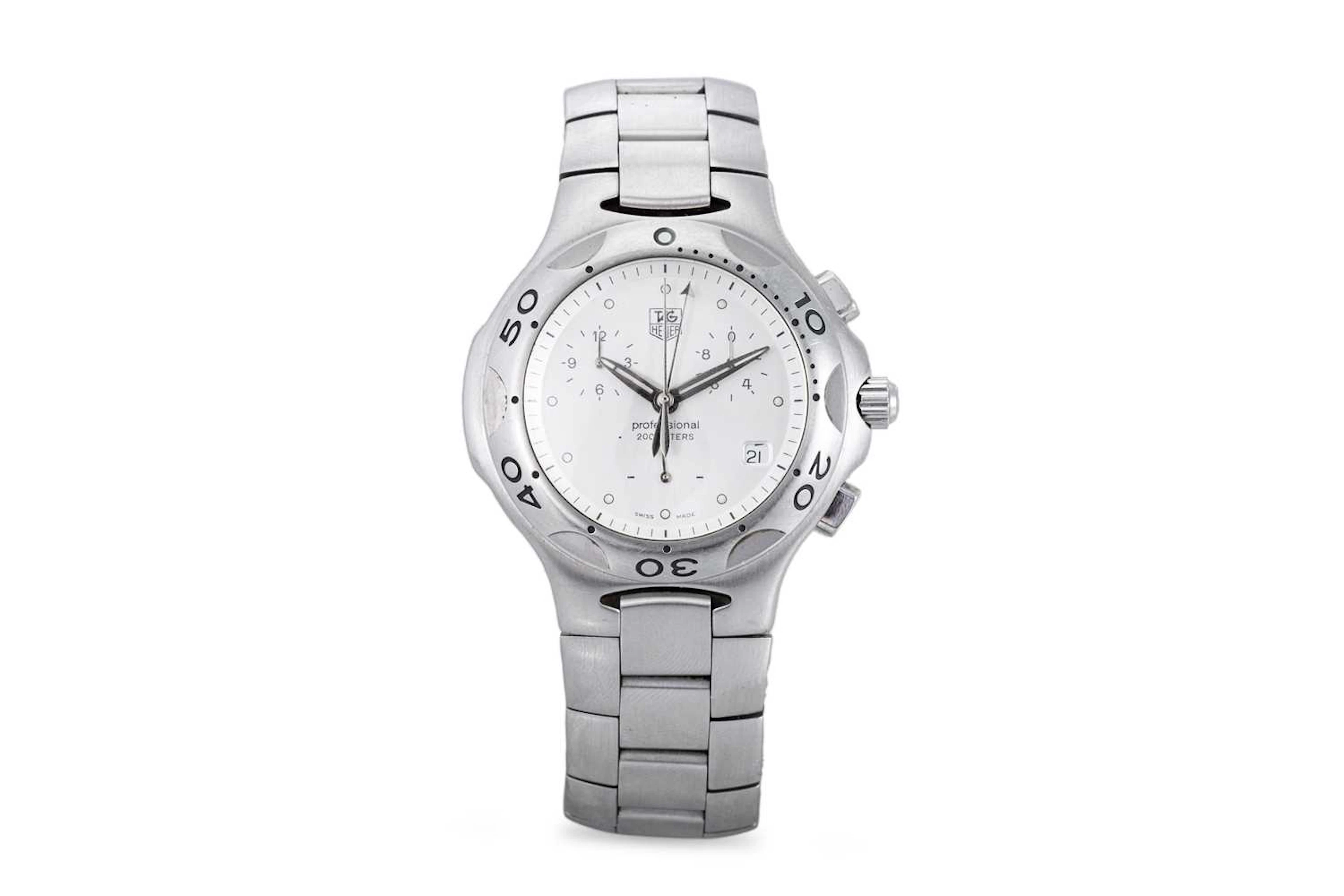 A TAG HEUER WRIST WATCH