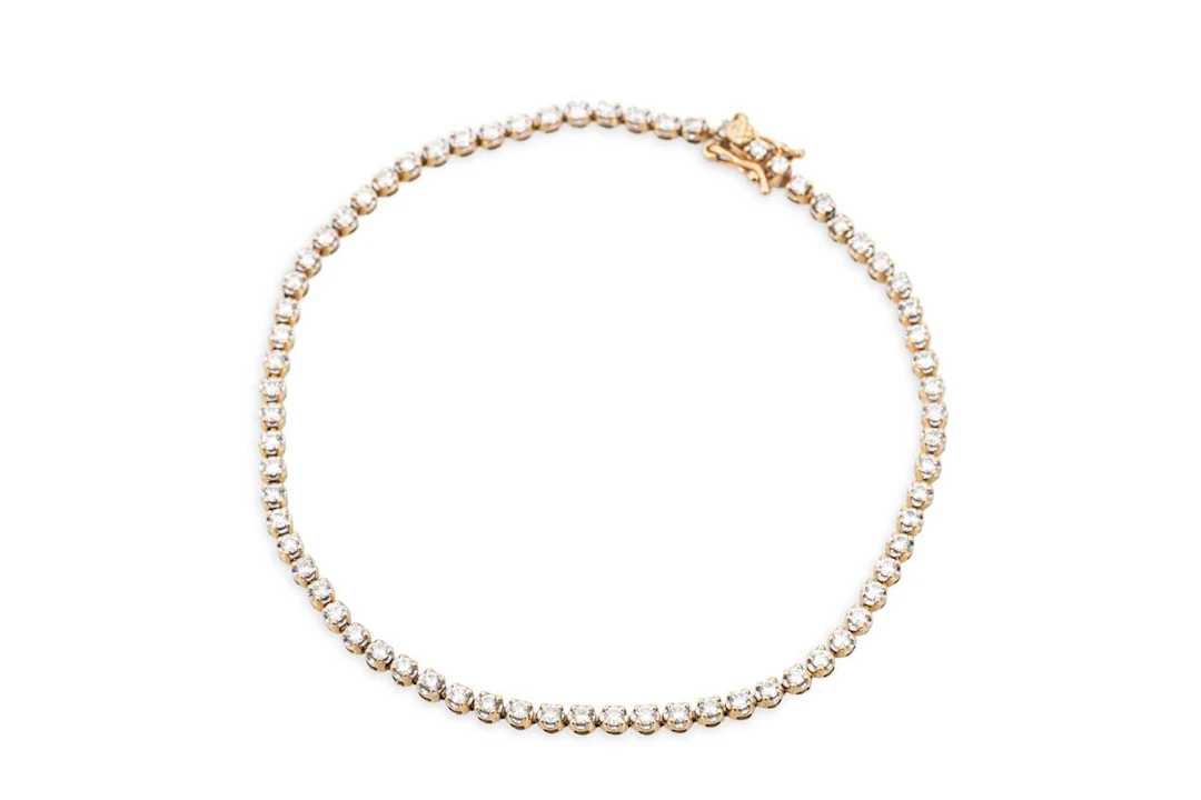 A DIAMOND LINE BRACELET