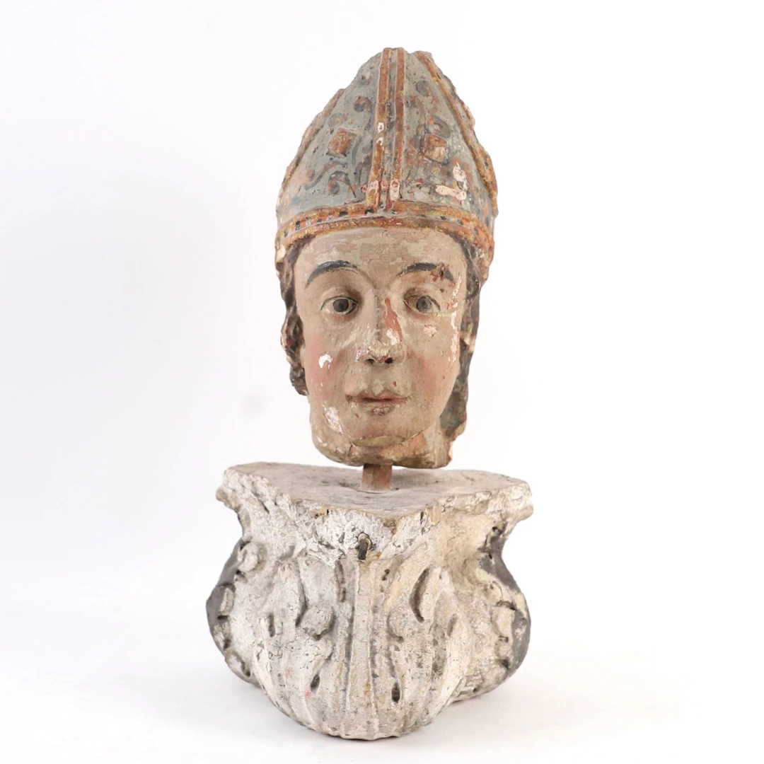 INTERESTING SCULPTURE OF A BISHOP’S HEAD, LATE 16TH–EARLY 17 - Lot 229