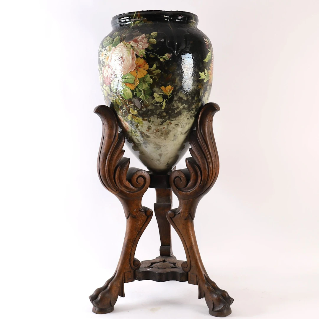 IMPORTANT GLAZED EMAILED FAIRY-GLASS VASE ON A TRIPOD STAND, - Lot 224